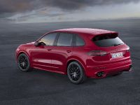 Porsche Cayenne GTS (2015) - picture 3 of 5