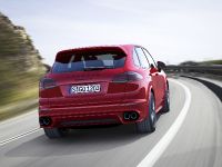 Porsche Cayenne GTS (2015) - picture 4 of 5