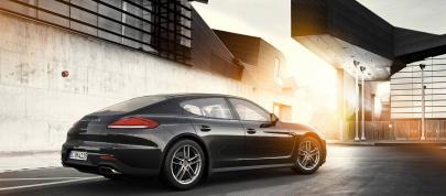 Porsche Panamera Edition (2015) - picture 4 of 8