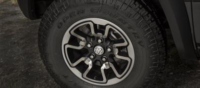 Dodge RAM 1500 Rebel (2015) - picture 23 of 25