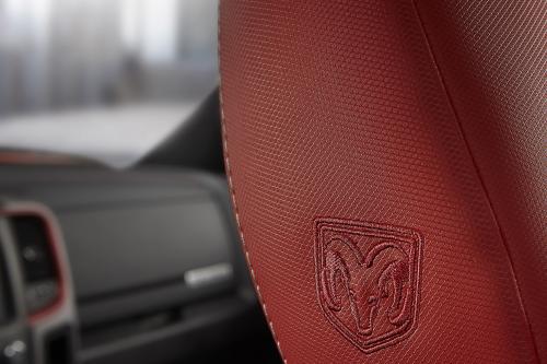 Dodge RAM 1500 Rebel (2015) - picture 17 of 25