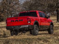 Dodge RAM 1500 Rebel (2015) - picture 11 of 25