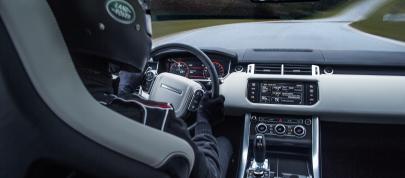 Range Rover SVR (2015) - picture 4 of 4