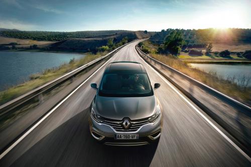 Renault Espace (2015) - picture 1 of 3