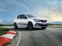 Renault Sandero R-S 2-0 (2015) - picture 3 of 8