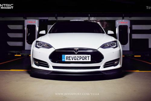 Revozsport Tesla Model S (2015) - picture 1 of 6