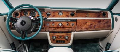 Rolls-Royce Maharaja Phantom Drophead Coupe (2015) - picture 4 of 5