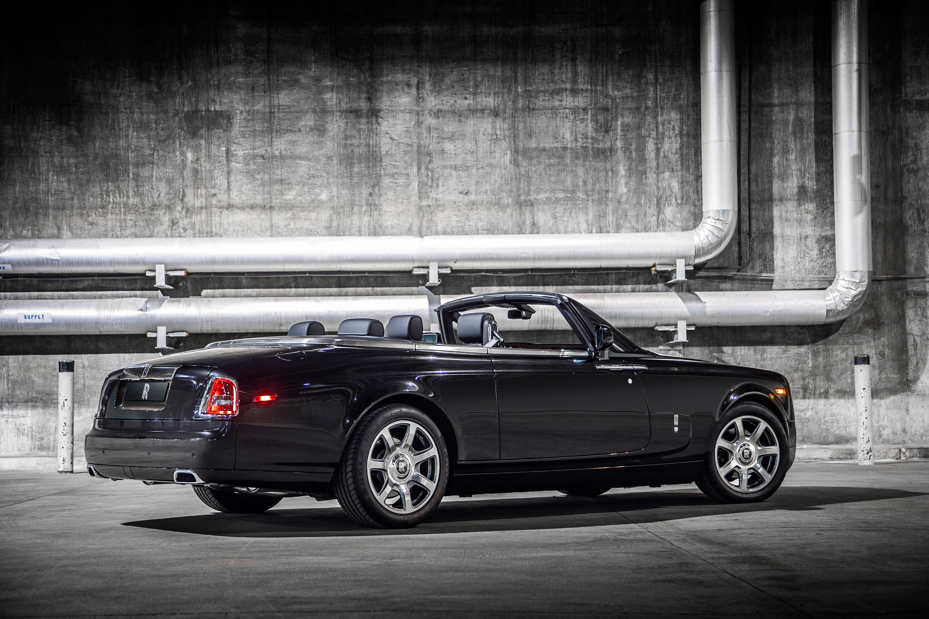 Rolls-Royce Phantom Drophead Coupe Nighthawk