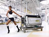 Rolls-Royce Wraith Inspired by Fashion (2015) - picture 10 of 11