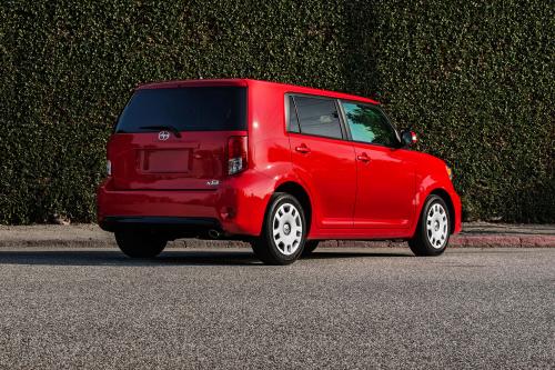 Scion xB (2015) - picture 8 of 24