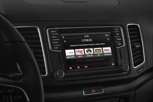 Seat Alhambra (2015) - picture 9 of 12