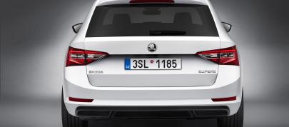 Skoda Superb Estate Combi (2015) - picture 4 of 4