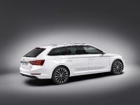 Skoda Superb Estate Combi (2015) - picture 3 of 4