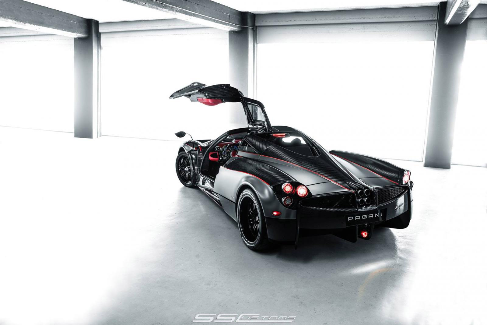 SS Customs Pagani Huayra