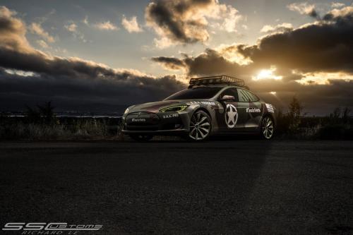 SS Customs Tesla Model S TeslaVets (2015) - picture 1 of 3