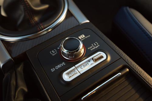 Subaru WRX STI Launch Edition (2015) - picture 17 of 21