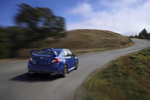 Subaru WRX STI (2015) - picture 8 of 17