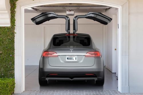 Tesla Model X (2015) - picture 8 of 10