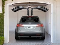 Tesla Model X (2015) - picture 8 of 10