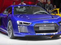 The Audi R8 e-tron Piloted Driving Concept Car (2015) - picture 2 of 6