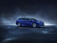 Toyota Avensis (2015) - picture 1 of 2