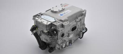 Toyota Camry Hybrid Prototype (2015) - picture 4 of 4