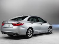 Toyota Camry (2015) - picture 4 of 7