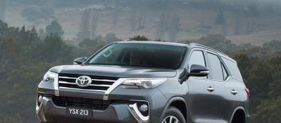 Toyota Fortuner (2015) - picture 7 of 16