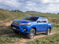 Toyota HiLux (2015) - picture 3 of 11