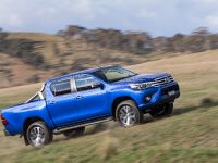 Toyota HiLux (2015) - picture 4 of 11