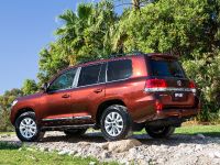 Toyota Land Cruiser Sahara (2015) - picture 2 of 6