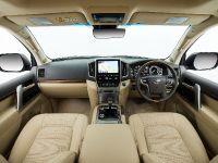 Toyota Land Cruiser Sahara (2015) - picture 3 of 6