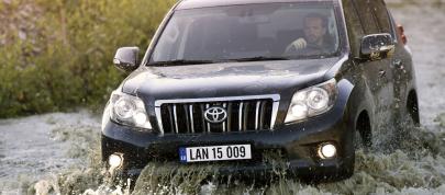 Toyota Land Cruiser (2015) - picture 4 of 4