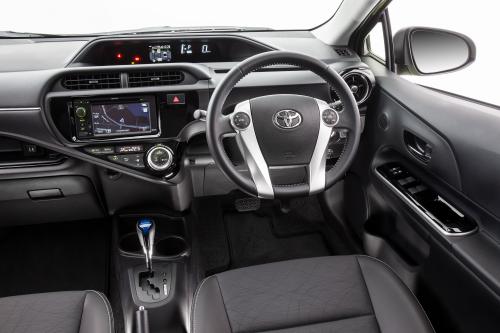 Toyota Prius c i-Tech (2015) - picture 8 of 9