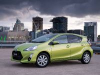 Toyota Prius c i-Tech (2015) - picture 1 of 9