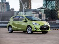 Toyota Prius c i-Tech (2015) - picture 4 of 9