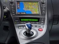 Toyota Prius Plug-In Hybrid (2015) - picture 19 of 22