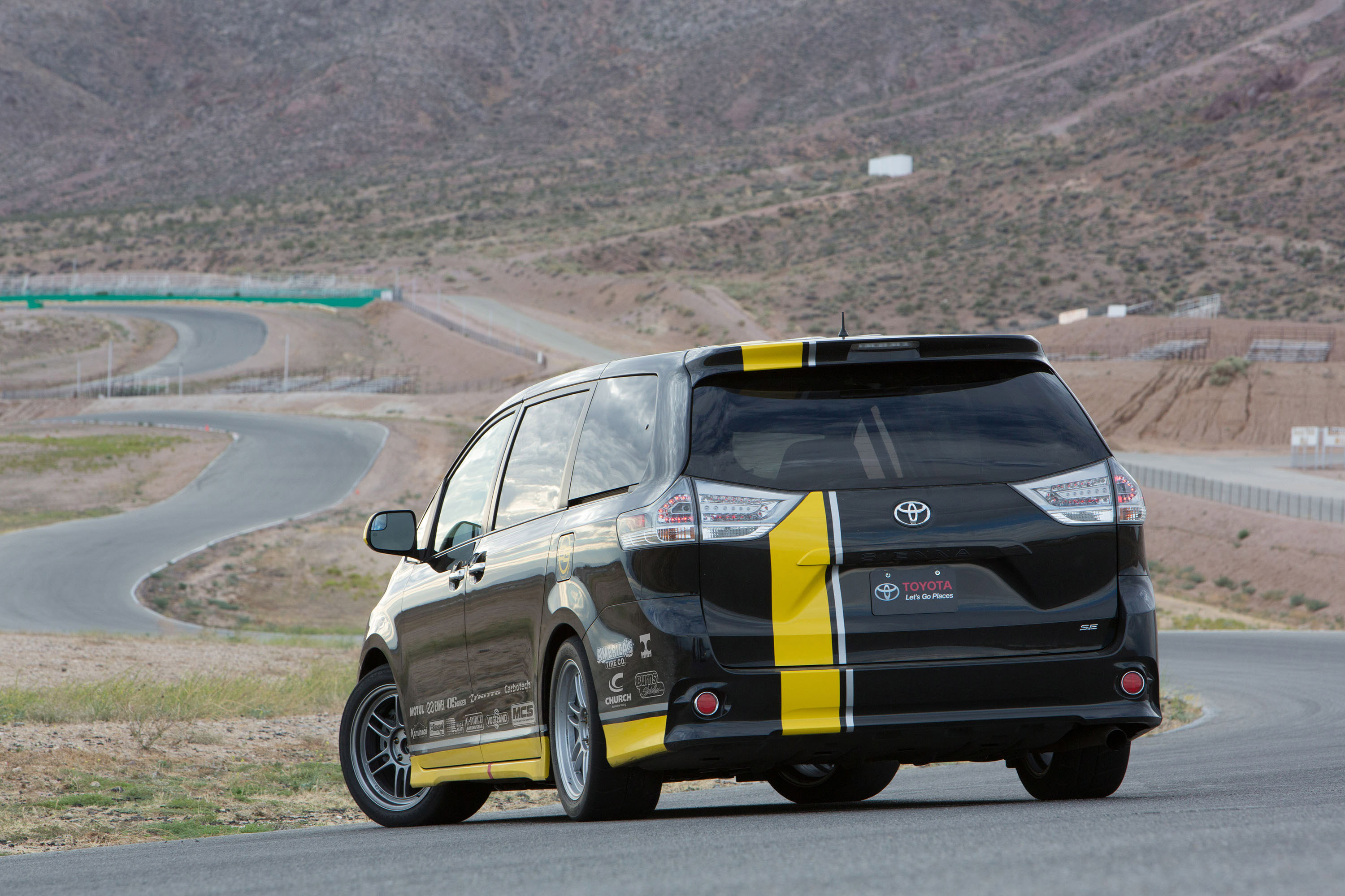 Toyota Sienna R-Tuned Concept