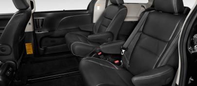 Toyota Sienna (2015) - picture 4 of 6