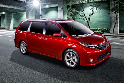 Toyota Sienna (2015) - picture 1 of 6