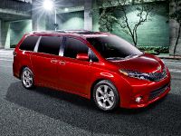 Toyota Sienna (2015) - picture 1 of 6