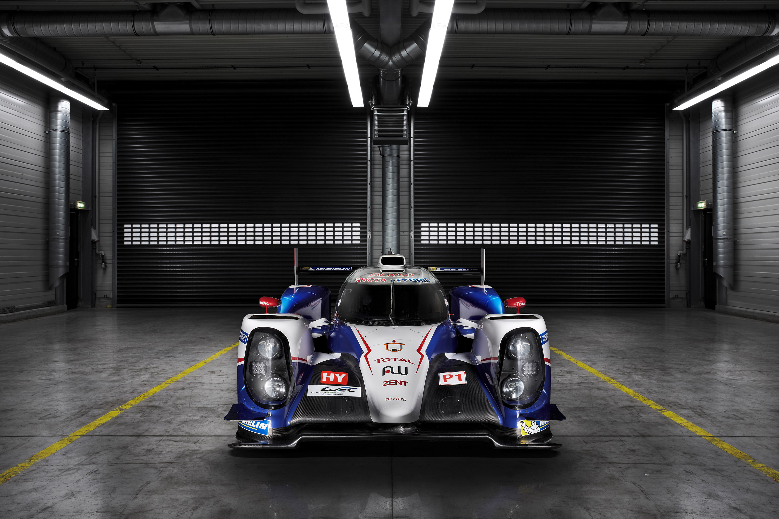 Toyota TS040 Hybrid