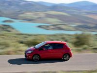 Toyota Yaris (2015) - picture 21 of 54