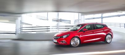 Vauxhall Astra (2015) - picture 7 of 14