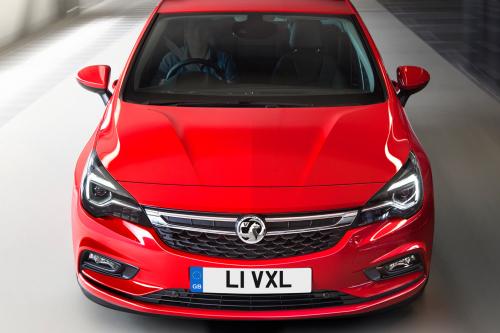 Vauxhall Astra (2015) - picture 1 of 14