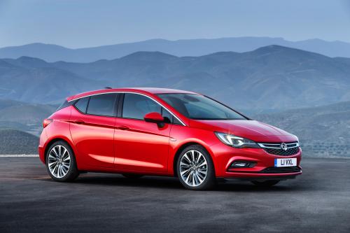 Vauxhall Astra (2015) - picture 8 of 14