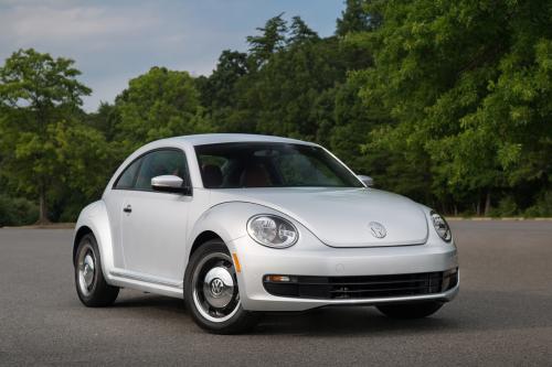 Volkswagen Beetle Classic (2015) - picture 1 of 2