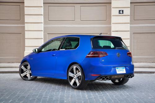 Volkswagen Golf R (2015) - picture 1 of 4