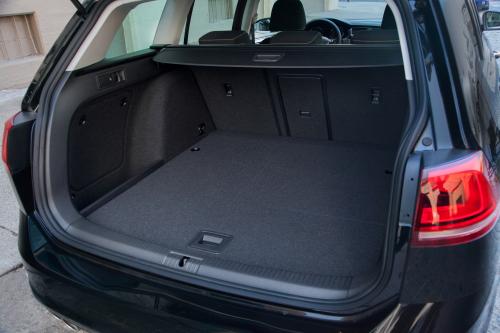 Volkswagen Golf VII SportWagen (2015) - picture 9 of 12
