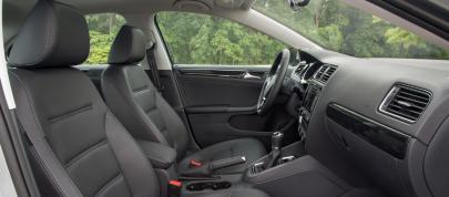 Volkswagen Jetta (2015) - picture 4 of 5